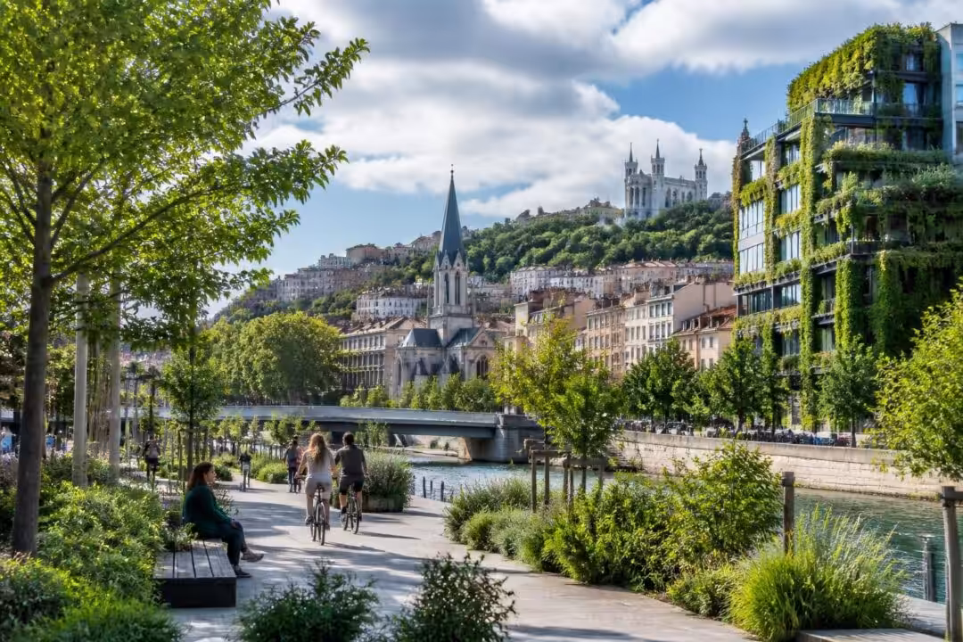 explorez lyon à travers son paysage urbain unique et découvrez comment la ville allie modernité et espaces verts pour un cadre de vie harmonieux.